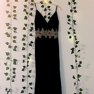 Windsor Black Long Formal Gown With Side Split